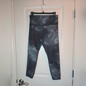 NWT Athleta Gray Elation Printed Leggings 7/8 M